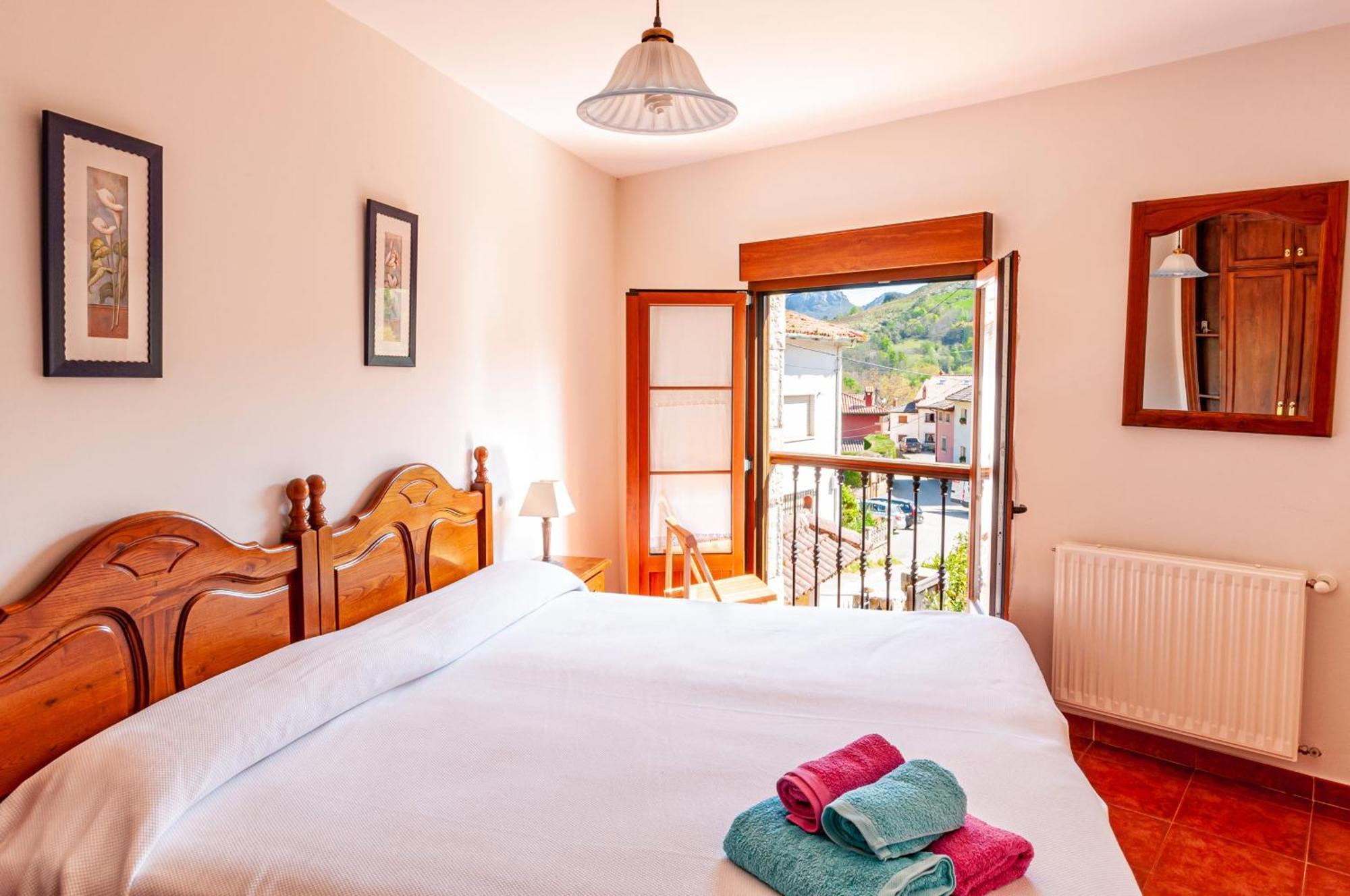 Apartamentos La Regoria Arenas De Cabrales Ngoại thất bức ảnh